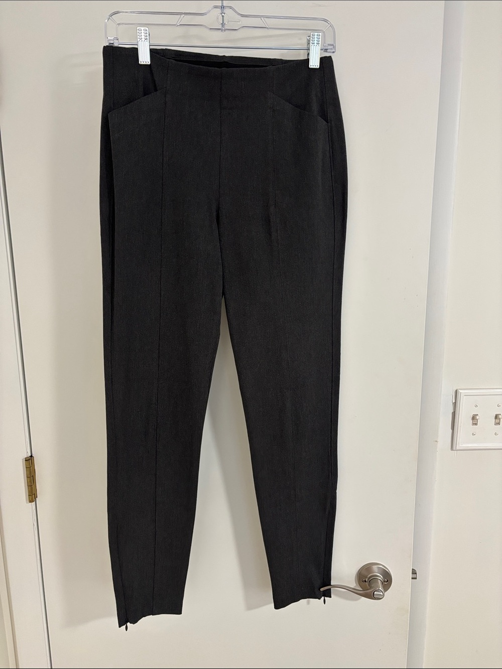 NWOT. Never worn. Excellent condition. Old Navy Black Skinny Pull-On Pants